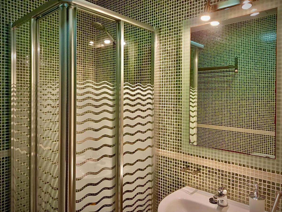 Apartamento Sauceda 7 Seville Ngoại thất bức ảnh